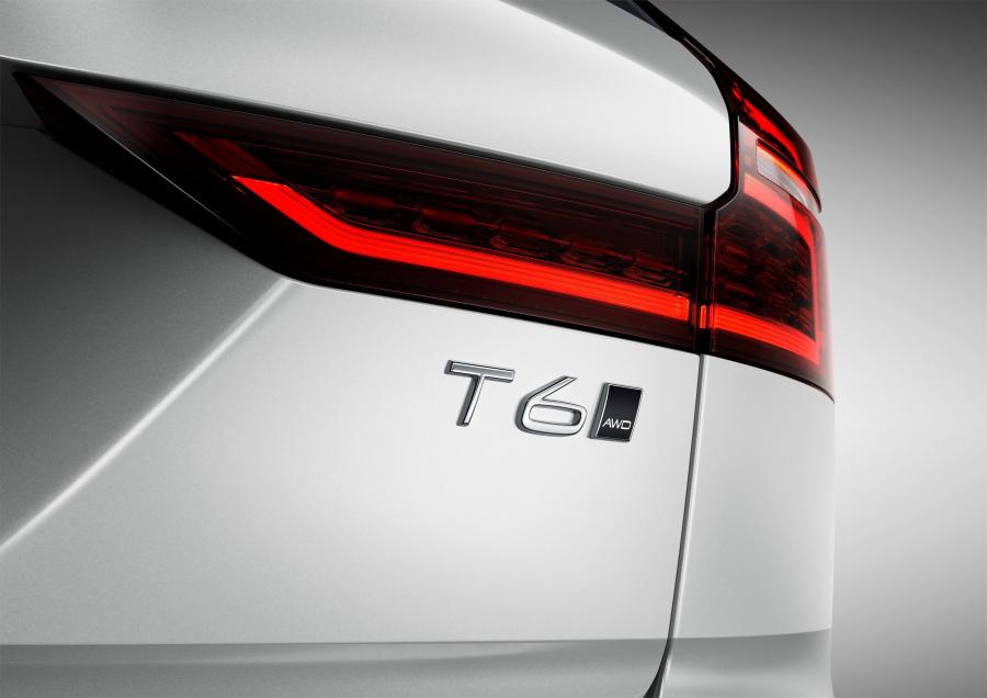 Детали экстерьера Volvo V60 T6 Momentum 2018 года  (WW) (фото 6 из 15)